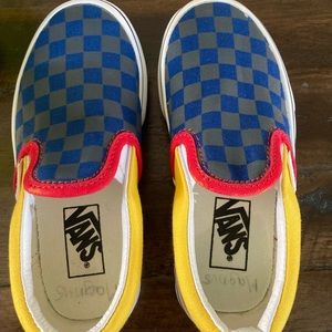 Toddler 11 slip on Vans